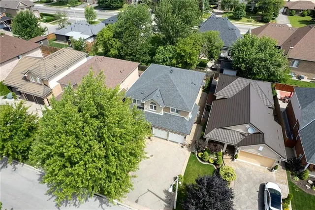 Additional image 8 of 72 SIDNEY Cres