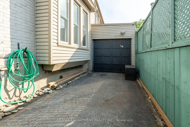 Additional image 33 of 30 Bristol St