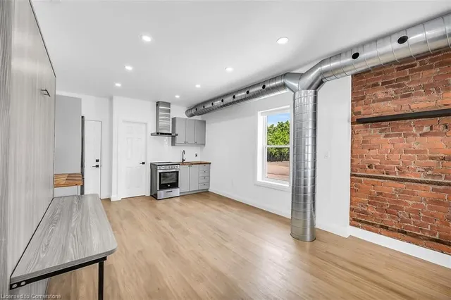 Additional image 11 of 198 Dundurn St