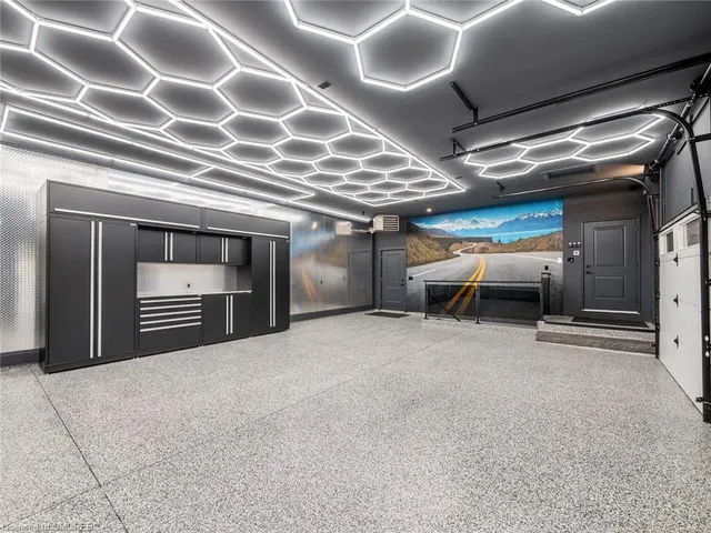 Additional image 40 of 1514 Centre Rd