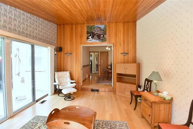 Additional image 17 of 217 GRANT Ave