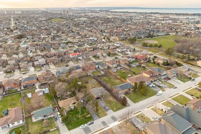 Additional image 43 of 63 DEERHURST Rd