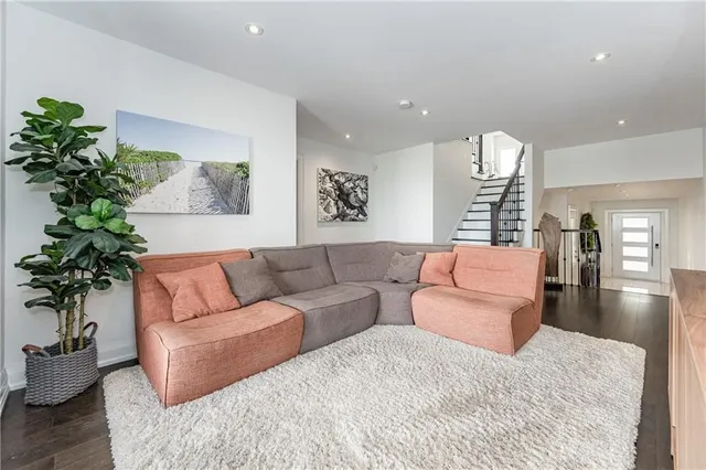 Additional image 32 of 1083 BEACH Blvd