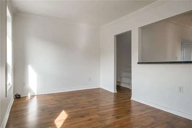 Additional image 38 of 235 YOUNG St