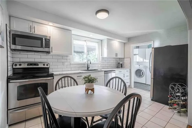 Additional image 13 of 329 MARGARET Ave