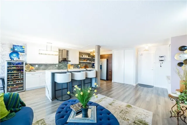 Additional image 7 of 500 GREEN Rd Unit 614