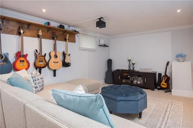 Additional image 34 of 33 Harold St