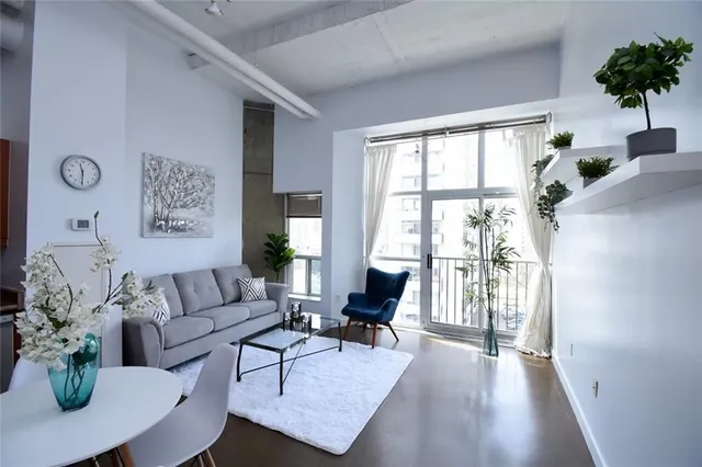 Additional image 9 of 66 Bay St Unit PH 807