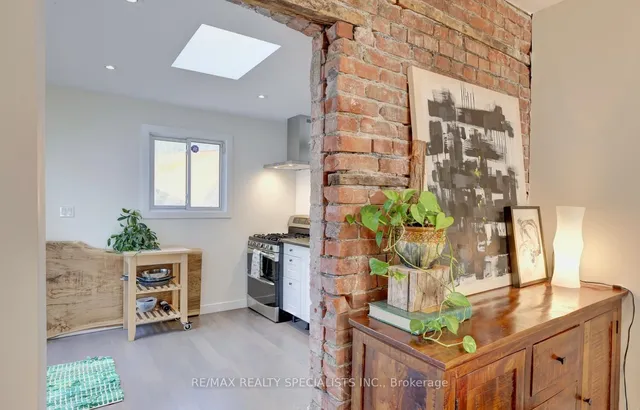 Additional image 14 of 94 Glendale Ave