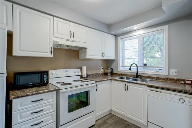 Additional image 8 of 1328 UPPER SHERMAN Ave Unit 9