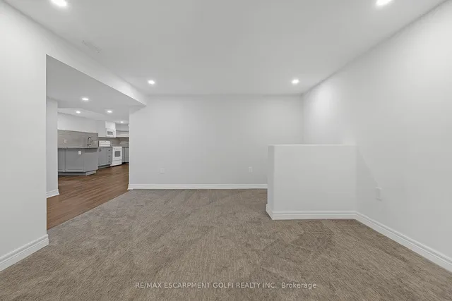 Additional image 25 of 10 Warren Ave