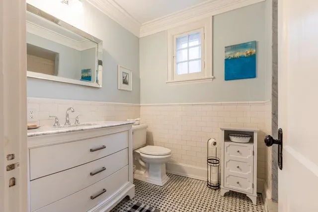 Additional image 36 of 952 MONTCLAIR Ave