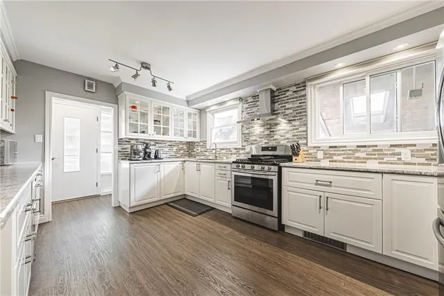 Additional image 5 of 52 HOOVER Cres