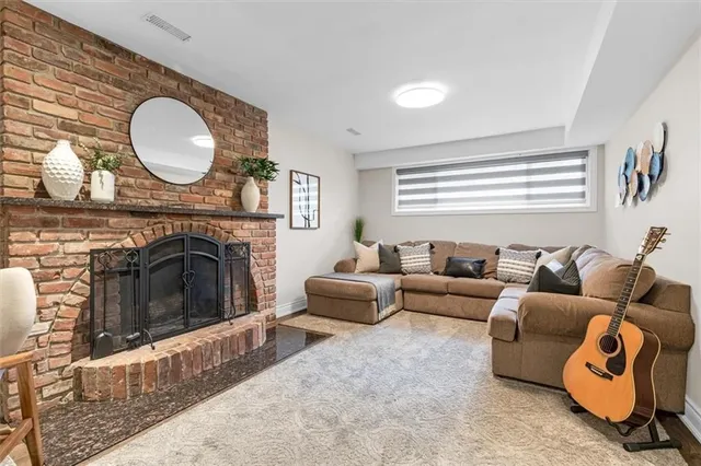 Additional image 33 of 46 TERRACE Dr