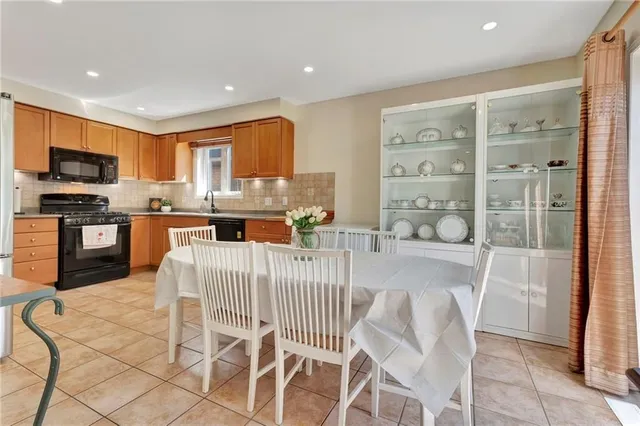 Additional image 13 of 30 MEADOWPOINT Dr