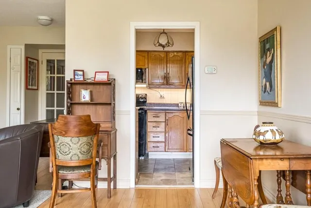 Additional image 11 of 180 LIMERIDGE Rd Unit 301