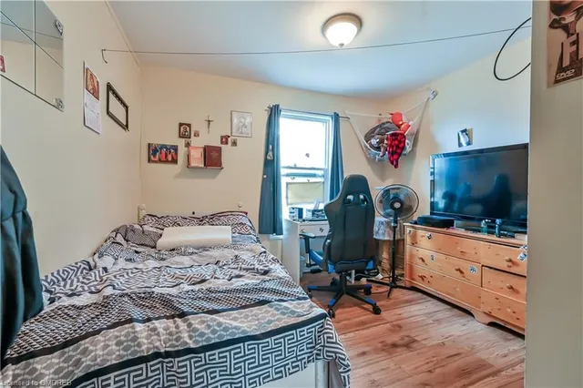 Additional image 11 of 139 Balsam Ave