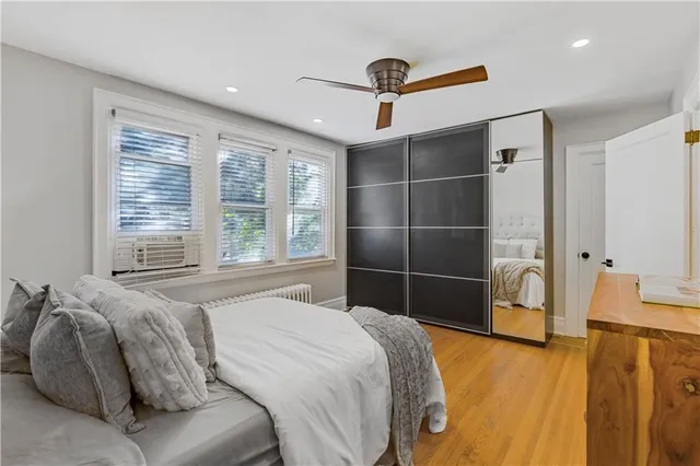 Additional image 30 of 74 HYDE PARK Ave