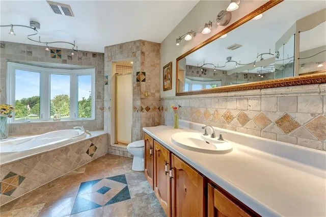 Additional image 28 of 210 BLUEBELL Cres