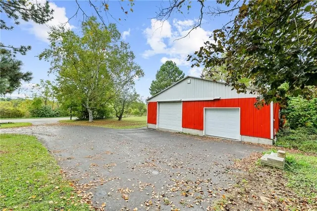 Additional image 5 of 711 RIDGE Rd