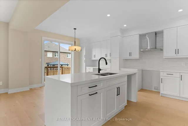 Additional image 9 of 33 Hampshire Pl