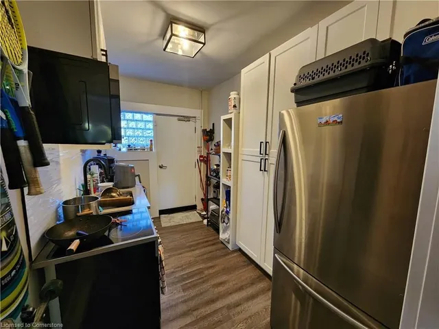 Additional image 32 of 41 Albert St Unit 101