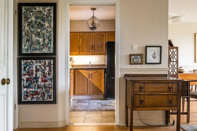 Additional image 10 of 180 LIMERIDGE Rd Unit 301