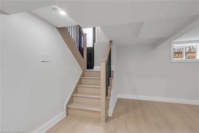 Additional image 27 of 10 Bayside Ave