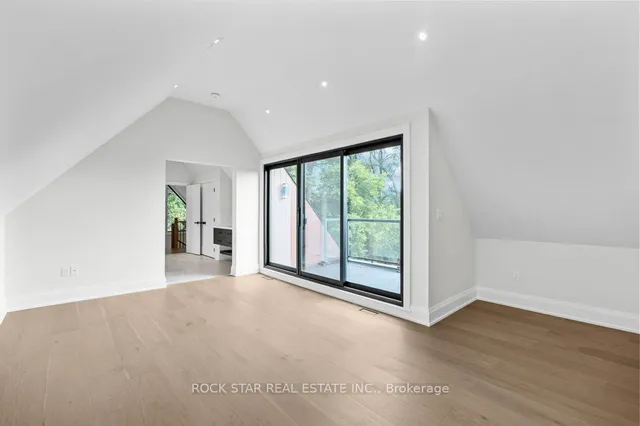 Additional image 30 of 21 Clare Ave