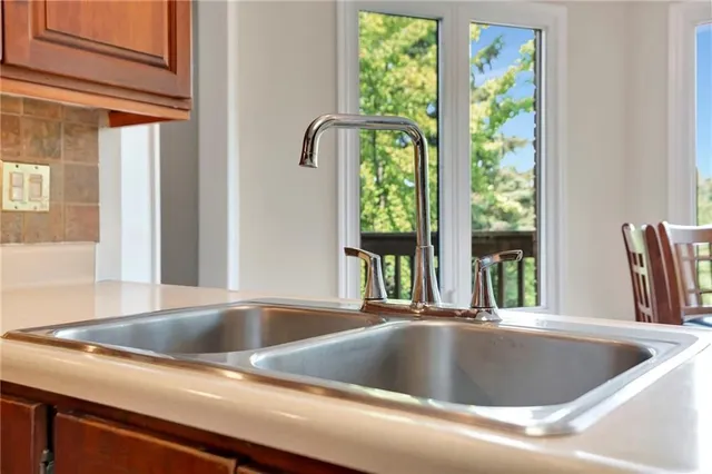 Additional image 15 of 210 BLUEBELL Cres