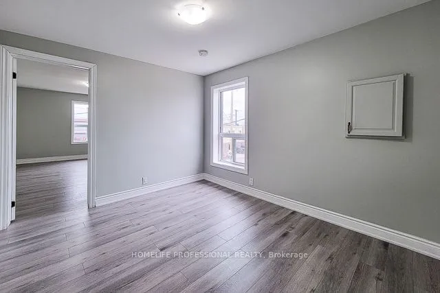 Additional image 37 of 300 Balmoral Ave