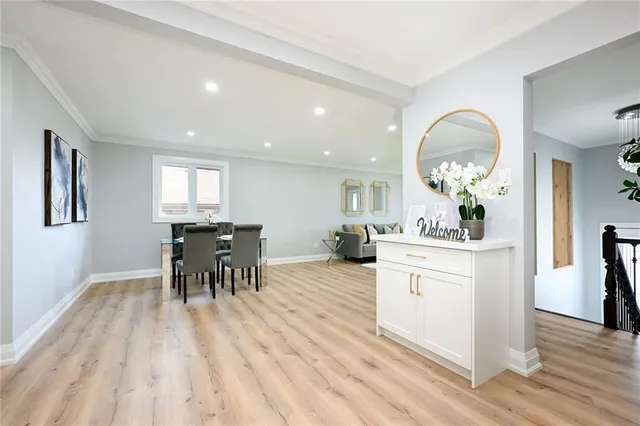 Additional image 16 of 12 SOLOMON Cres