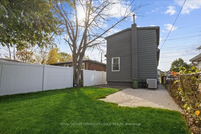 Additional image 37 of 2027 Brampton St