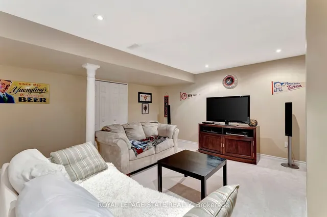 Additional image 25 of 51 Banbury Dr