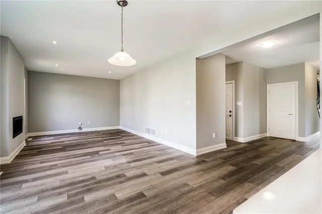 Additional image 26 of 219 KLEIN Cir