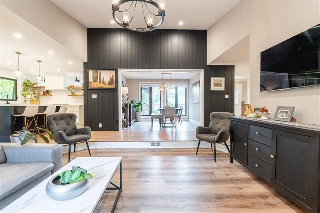 Additional image 6 of 19 VANSTRAALEN St