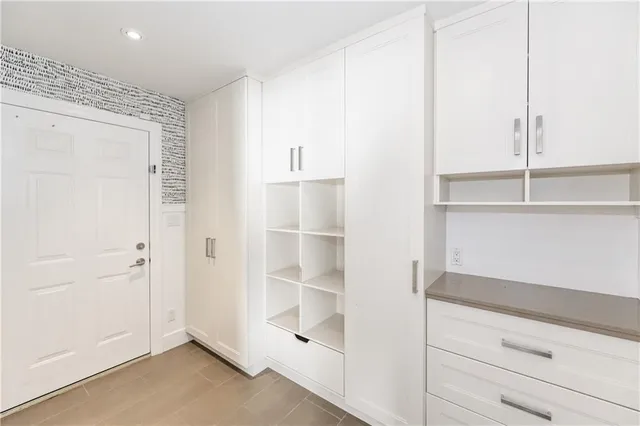 Additional image 8 of 106 OVERDALE Ave