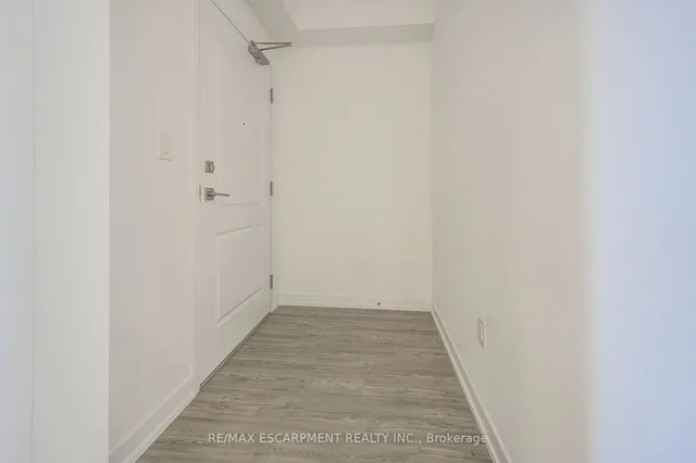 Additional image 10 of 450 Dundas St Unit 715