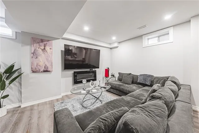 Additional image 33 of 11 MCWATTERS St