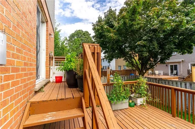 Additional image 29 of 16 NEWELL Crt