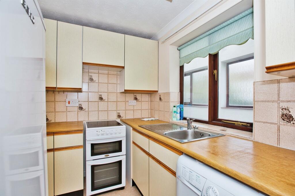 Additional image 7 of The Avenue, Yeovil