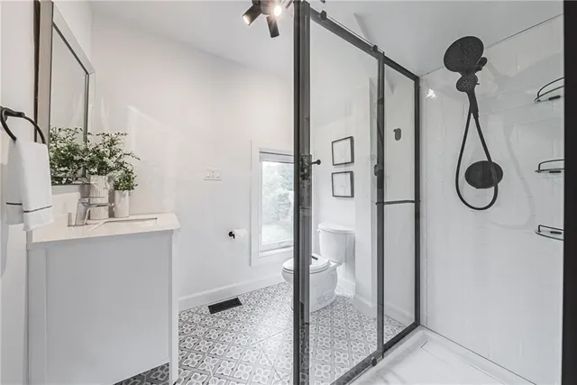 Additional image 24 of 116 LYNDEN Rd