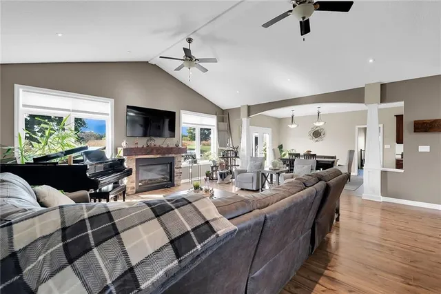 Additional image 15 of 152 POPLAR St