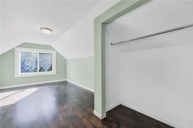 Additional image 23 of 149 WEIR St