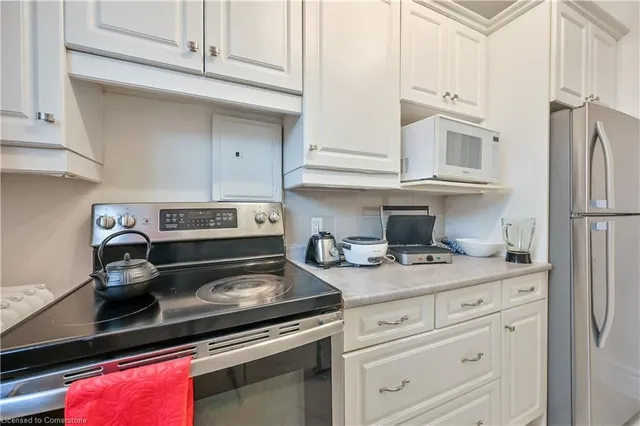 Additional image 31 of 285 King St Unit 8