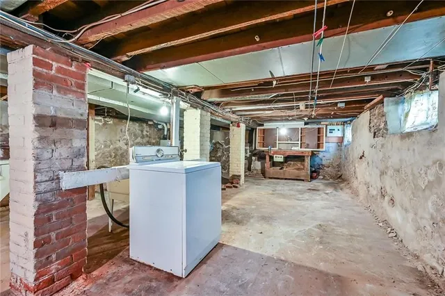 Additional image 16 of 56 AIKMAN Ave
