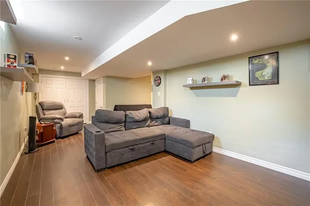 Additional image 27 of 93 BRADLEY Ave