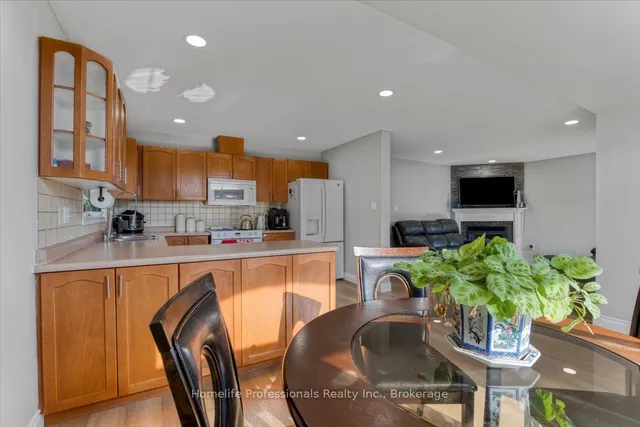 Additional image 22 of 55 Alexsia Crt