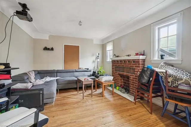 Additional image 12 of 142 Emerson St