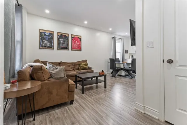 Additional image 4 of 126 CAVELL Ave